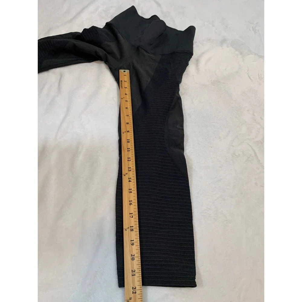 Nike Dri-FIT‎ Zonal Strength Training Tights Womens Large Black Cropped Leggings